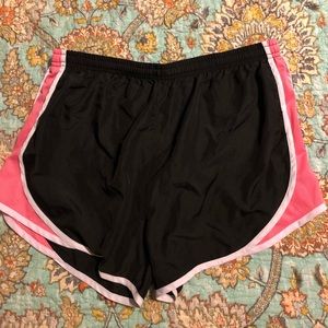 Pennant athletic shorts